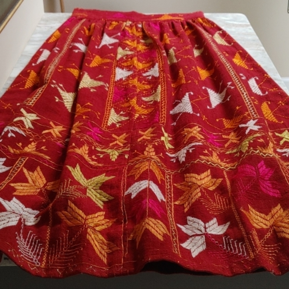 Native Hand-Crafted High-Waisted Maxi Skirt 4/6